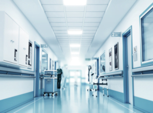 pasillo de un hospital